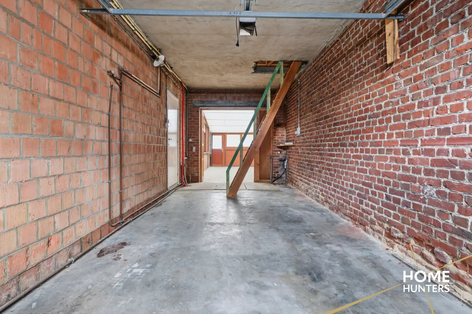 Woning met 3 slaapkamers en zéér ruime loods op gunstige ligging te Zonnebeke! foto 16
