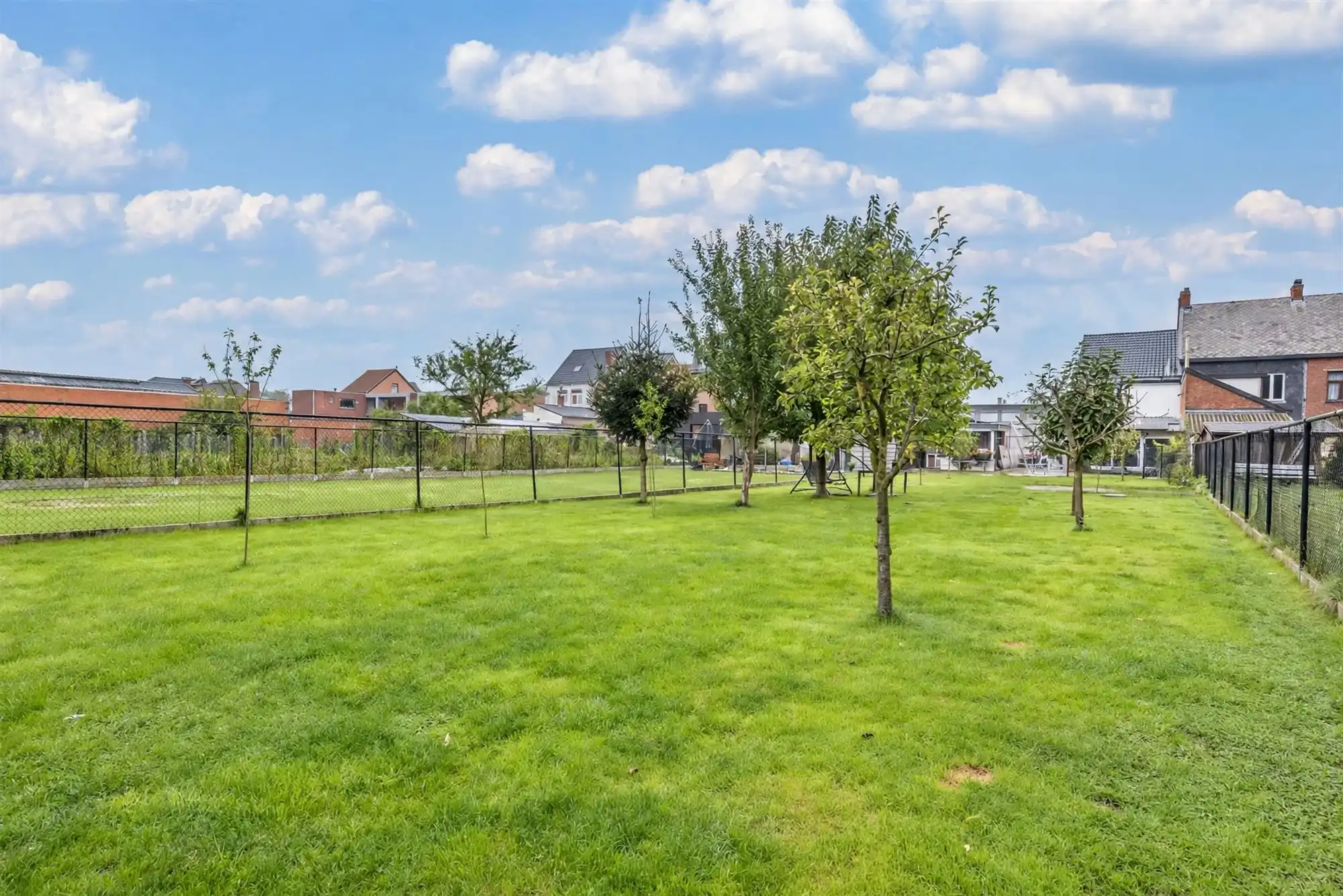 instapklare 3 gevelhuis op 945 m² met 6 slpks en 4 garages foto 35