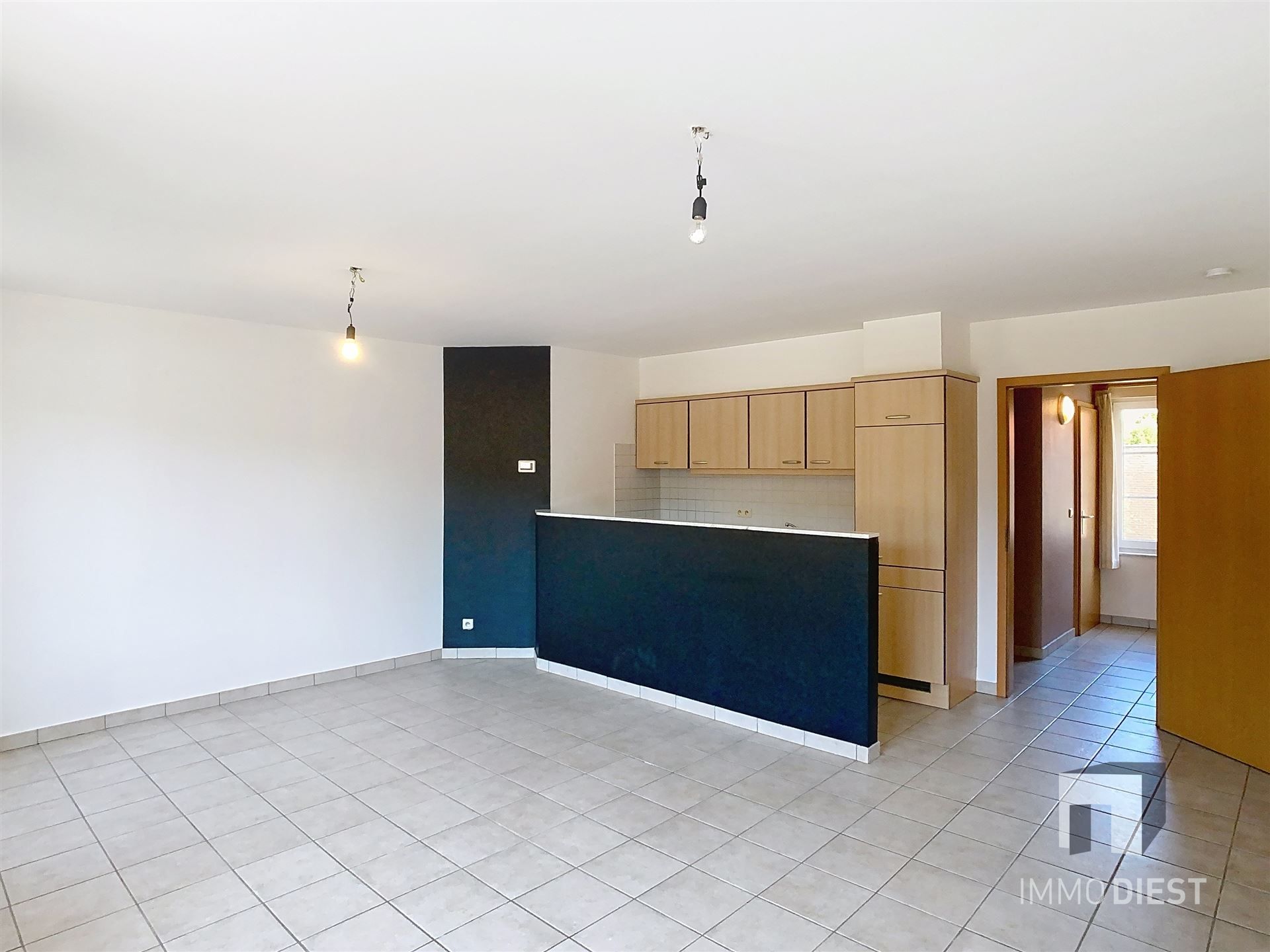 Triplex met 2 slaapkamers en inpandige garage foto 8