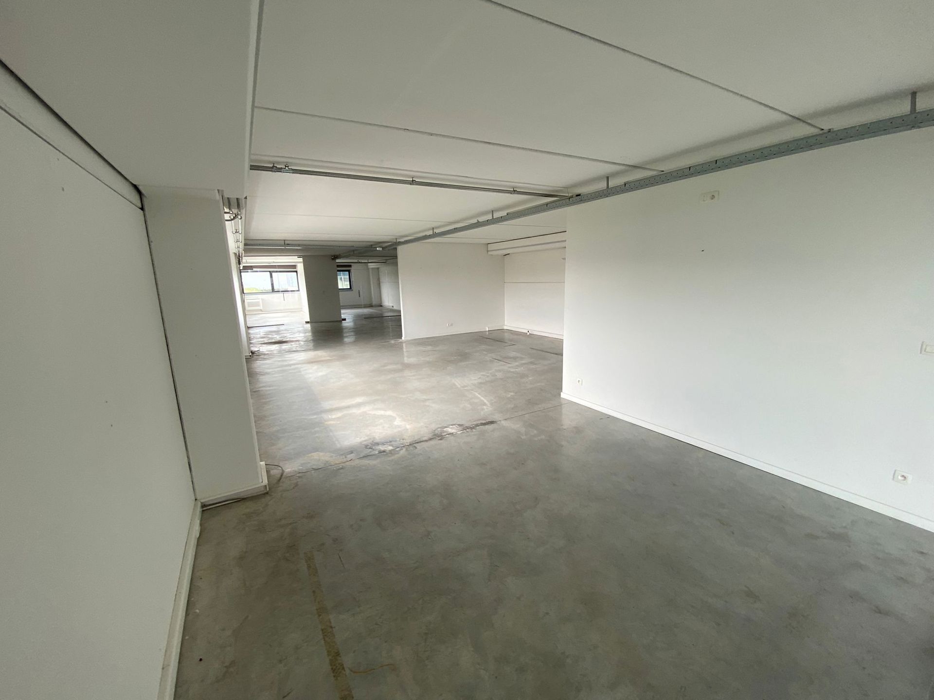 Kantoor/Showroomruimtes te huur Kruibeke foto 4