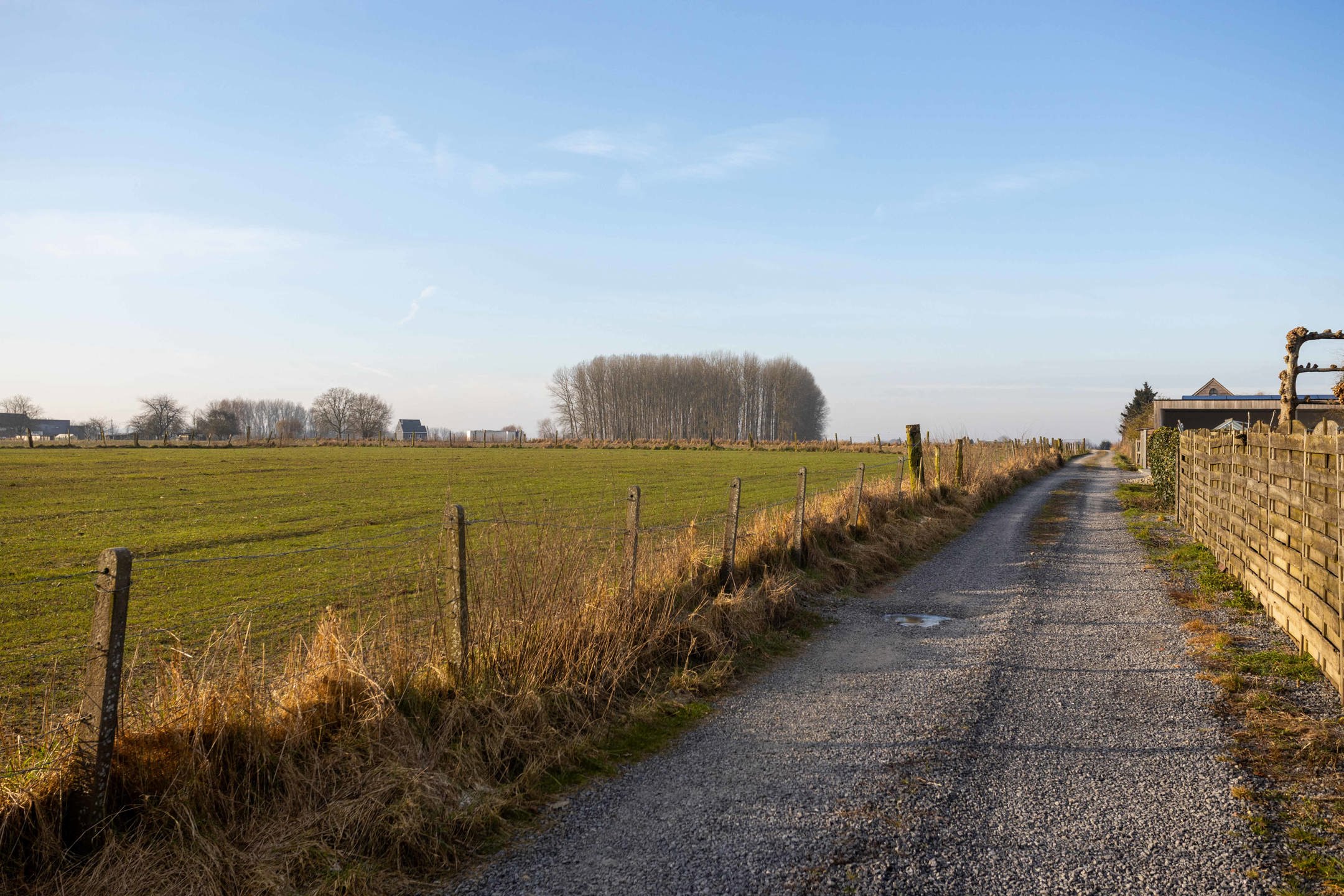 Te renoveren halfopen bebouwing met veel potentieel foto 24