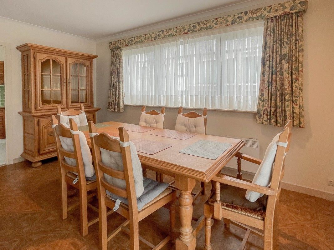 Gemeubelde 2 slaapkamer appartement te huur foto 3