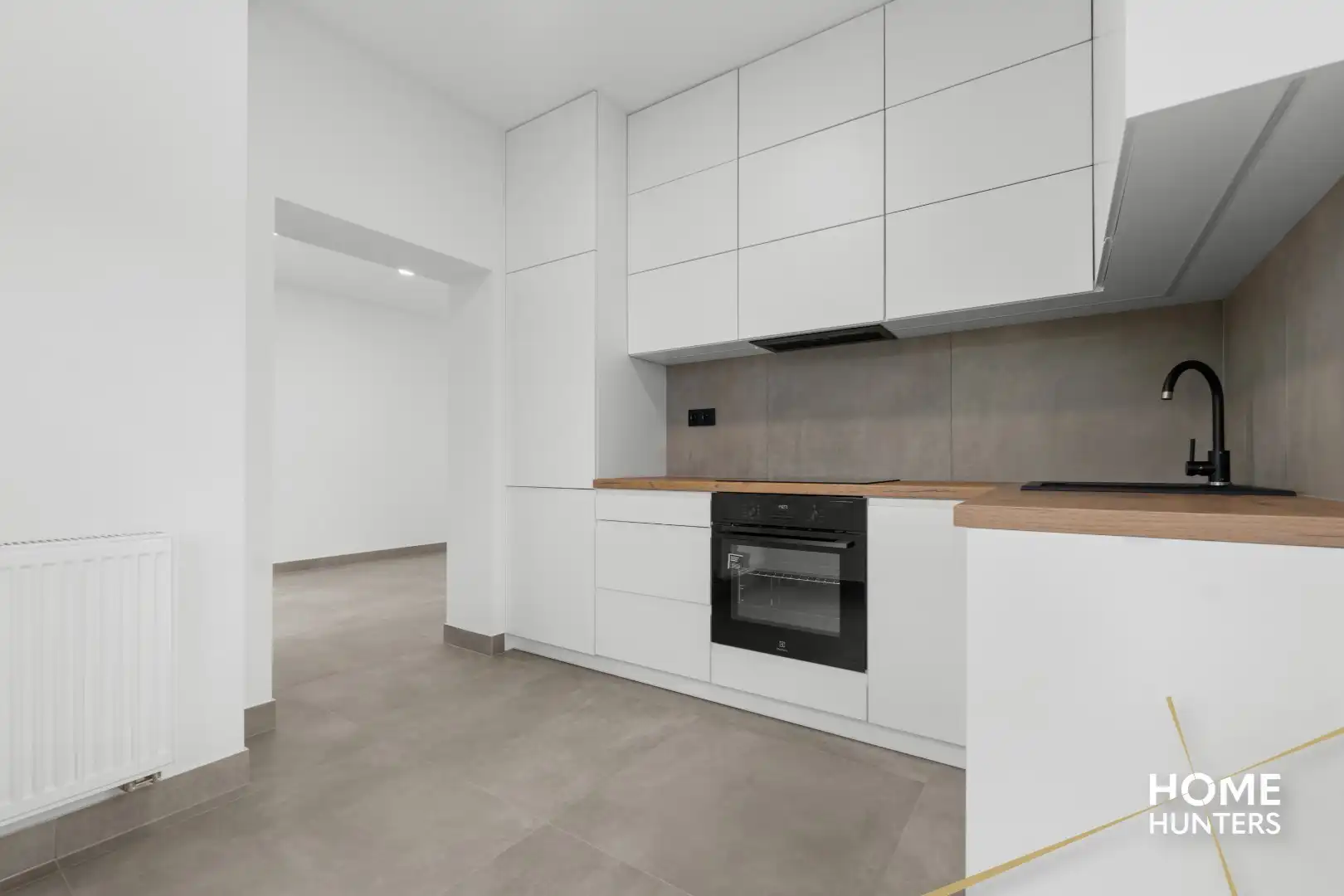 Gerenoveerde woning met 3 slaapkamers, zonnige tuin en een garage foto 14