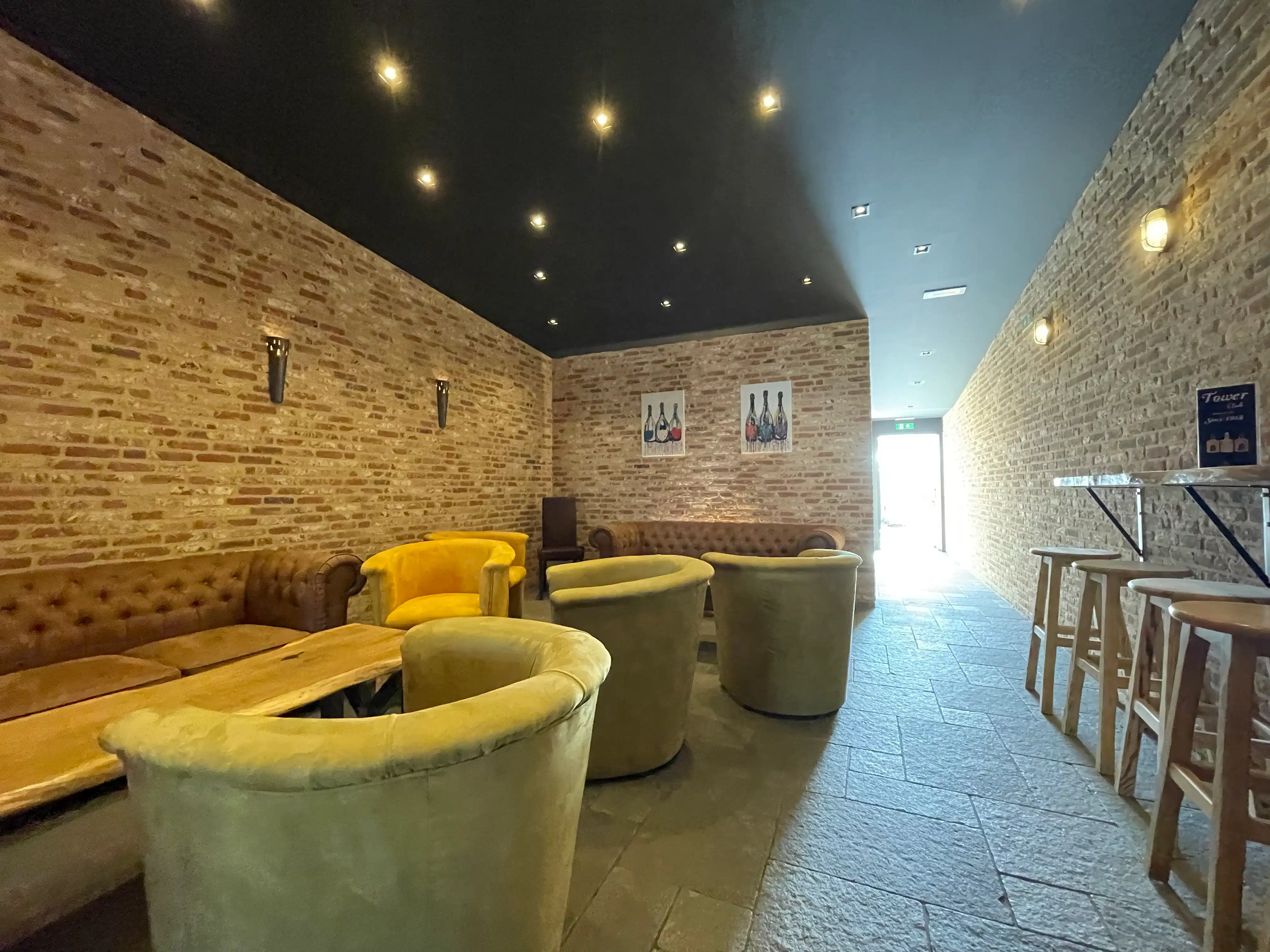 Unieke whisky en wijnbar foto 11