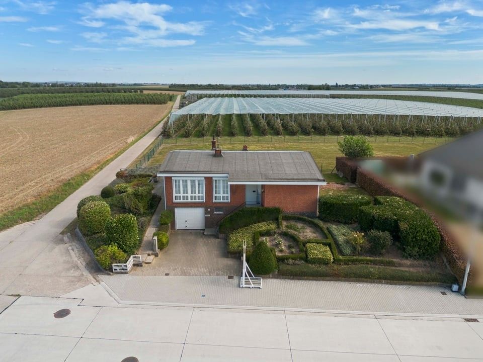 Hoofdfoto van de publicatie: TE RENOVEREN BUNGALOW MET 3 SLAAPKAMERS, RUSTIGE LOCATIE