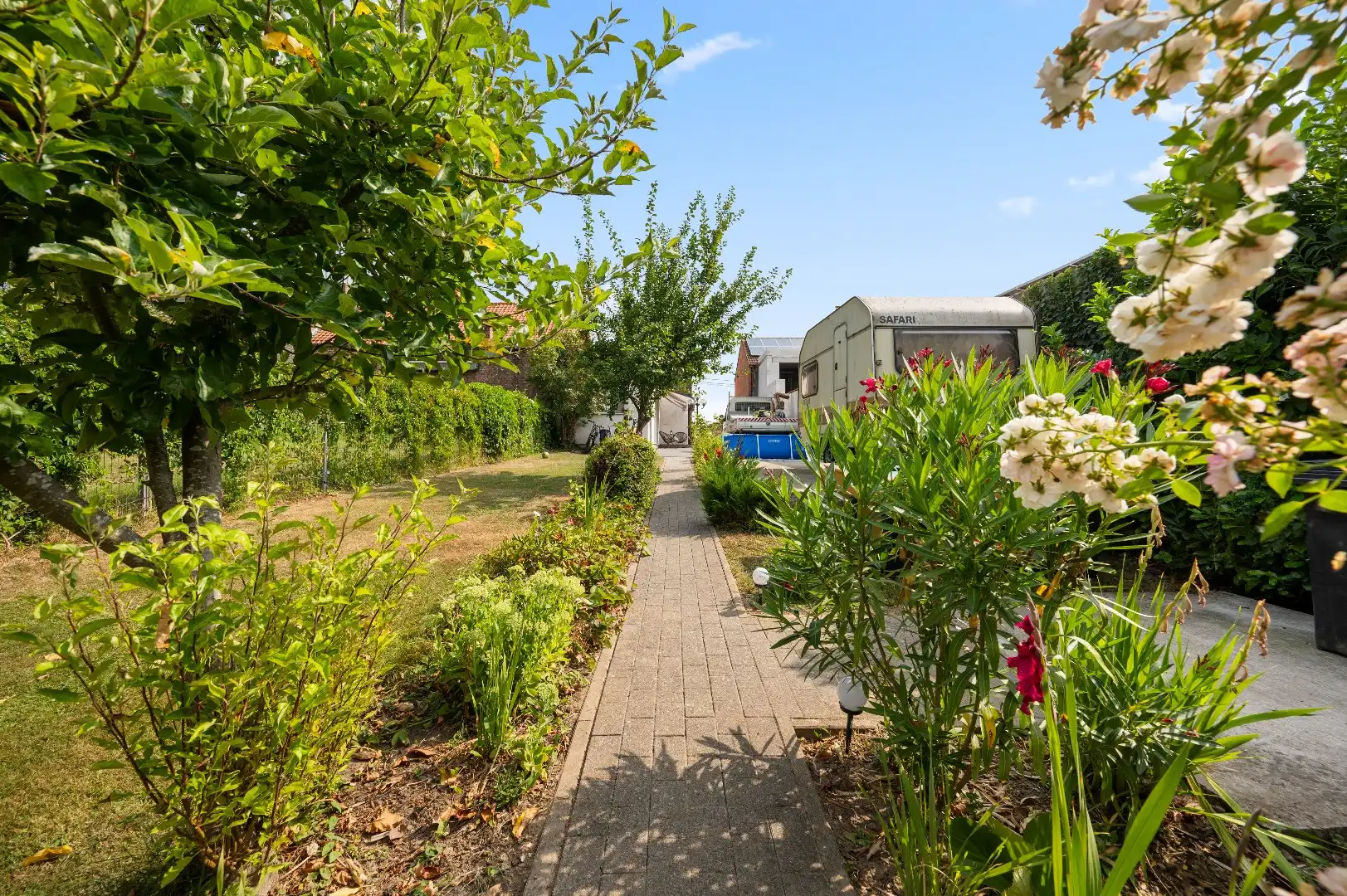 Instapklare gezinswoning met 4 slpks en ruime zuidwestgerichte tuin foto 26