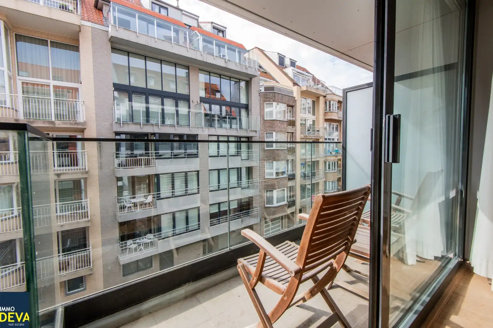 Verzorgd appartement op enkele stappen van het Rubensplein. foto {{pictureIndex}}