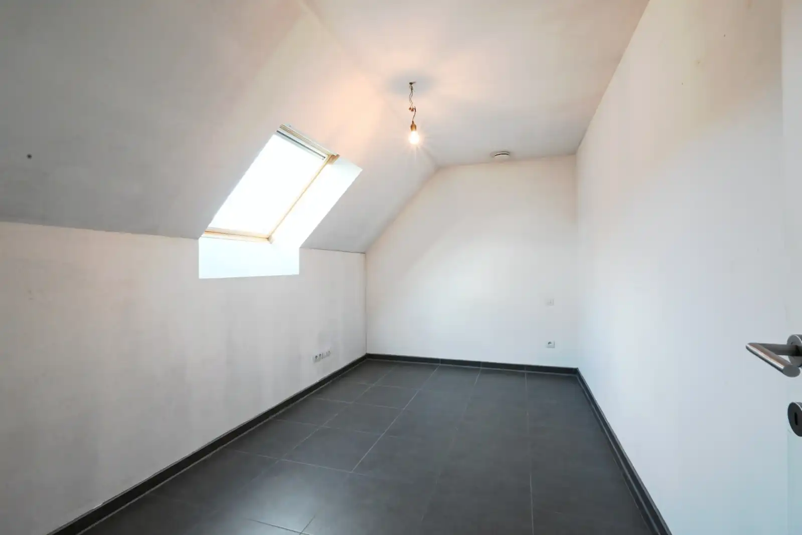 Ruim appartement te Ardooie! foto 11