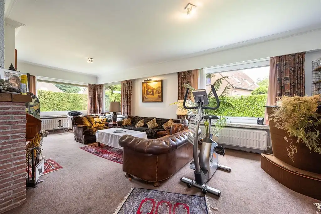 Te vernieuwen gelijkvloerse woning foto 5