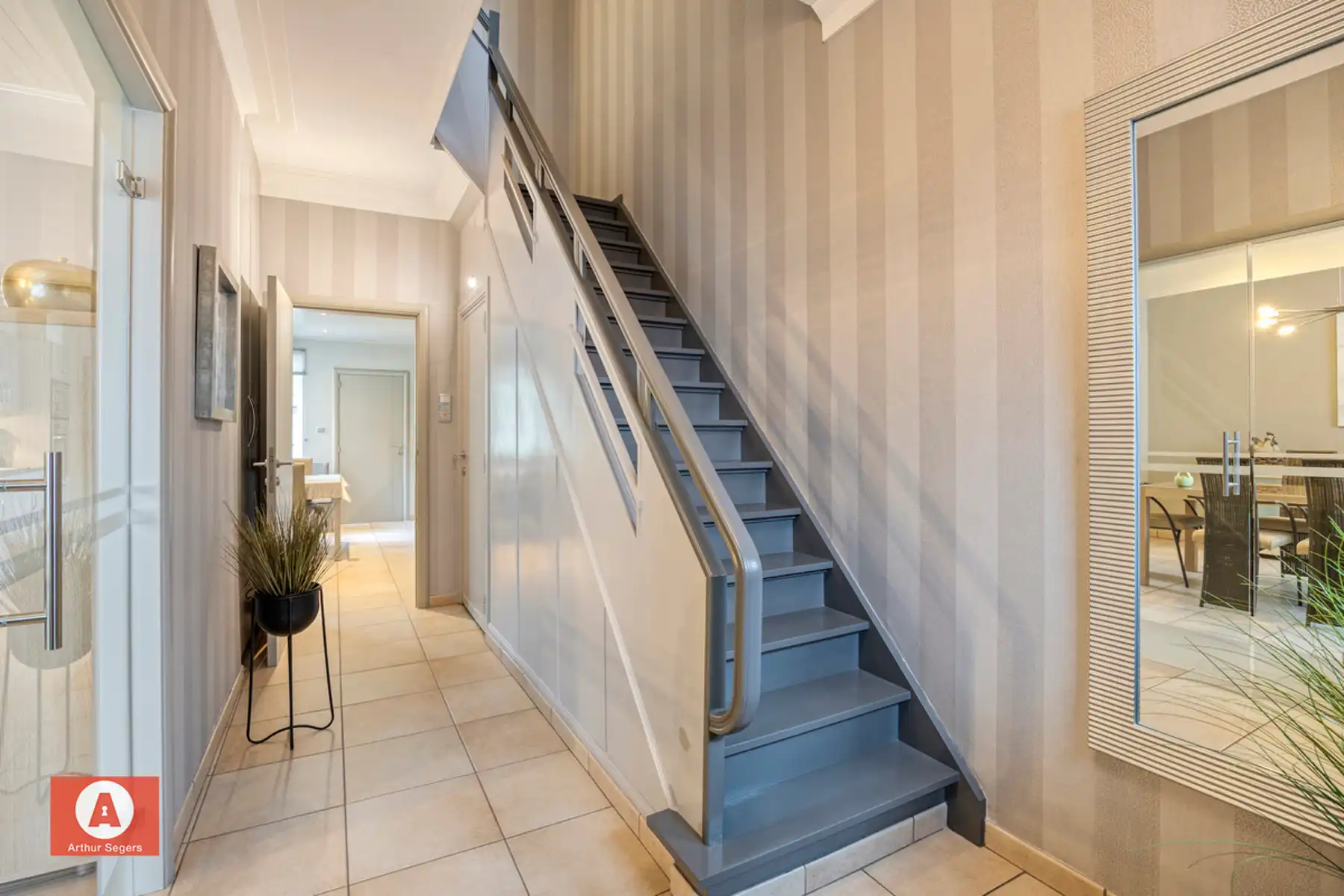 Hedendaagse HOB, gelegen pal bij het centrum van Buggenhout foto 2