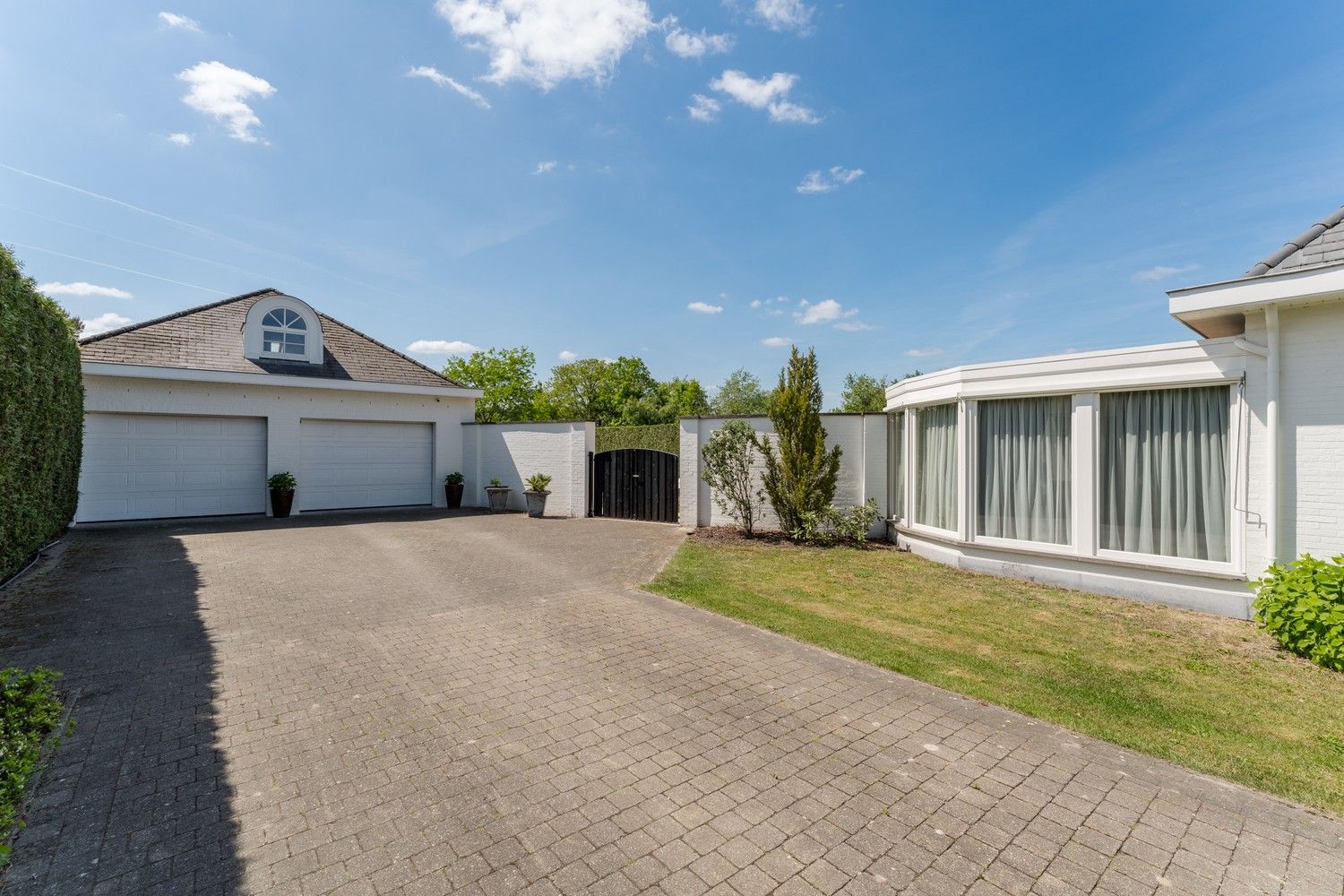 Villa landhuis op een gunstige locatie vlakbij de Nederlandse grens! foto 40