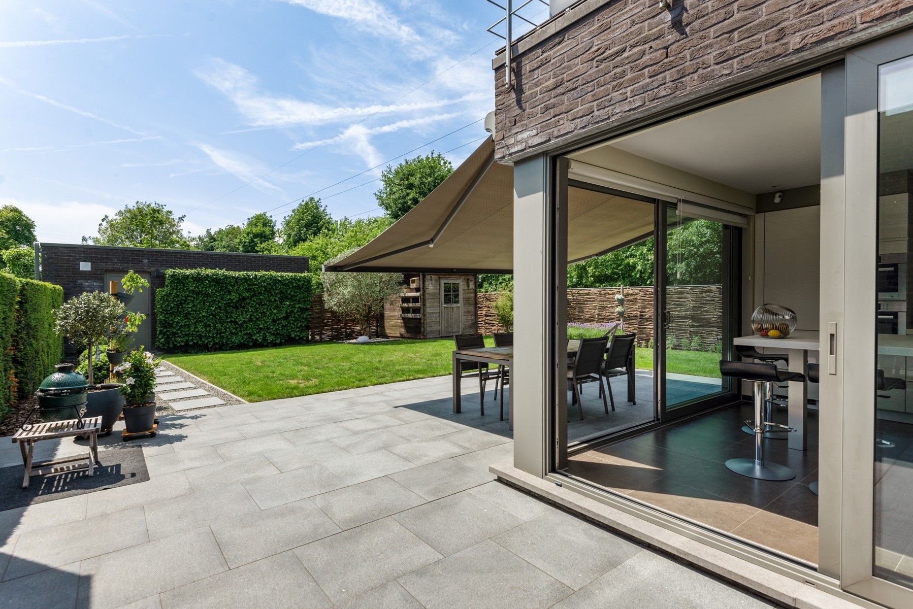 Prachtige woning op uitstekende ligging met garage foto 3