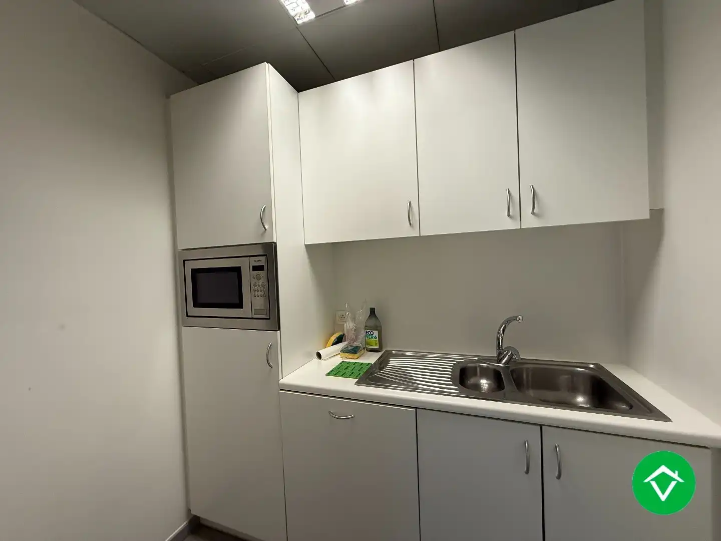 Ruim handelspand van 183m² op een centrale ligging te Roeselare foto 8