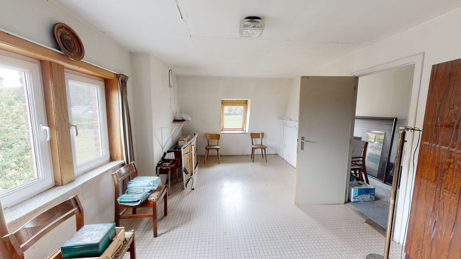 Te renoveren woning op rustige ligging! foto 8