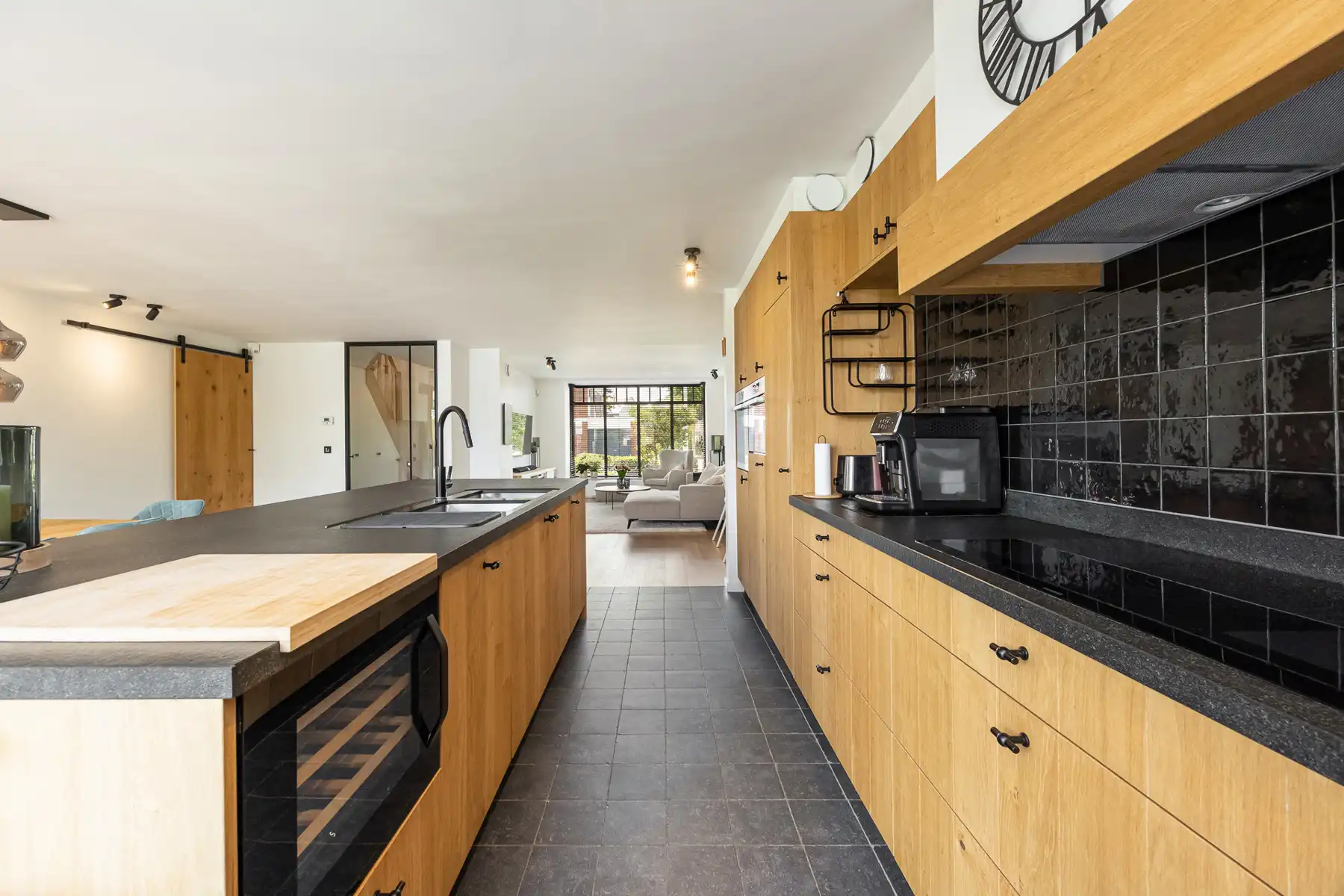 Volledig gerenoveerde woning met 3 slpk, bureau en EPC A foto 8