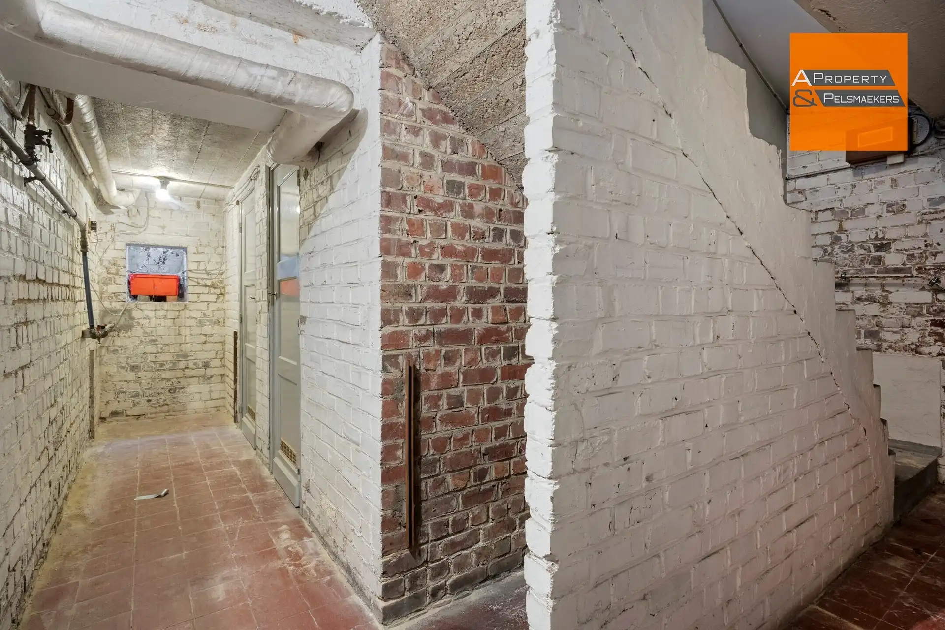 Kleine opbrengsteigendom met 2 appartementen te renoveren foto 27