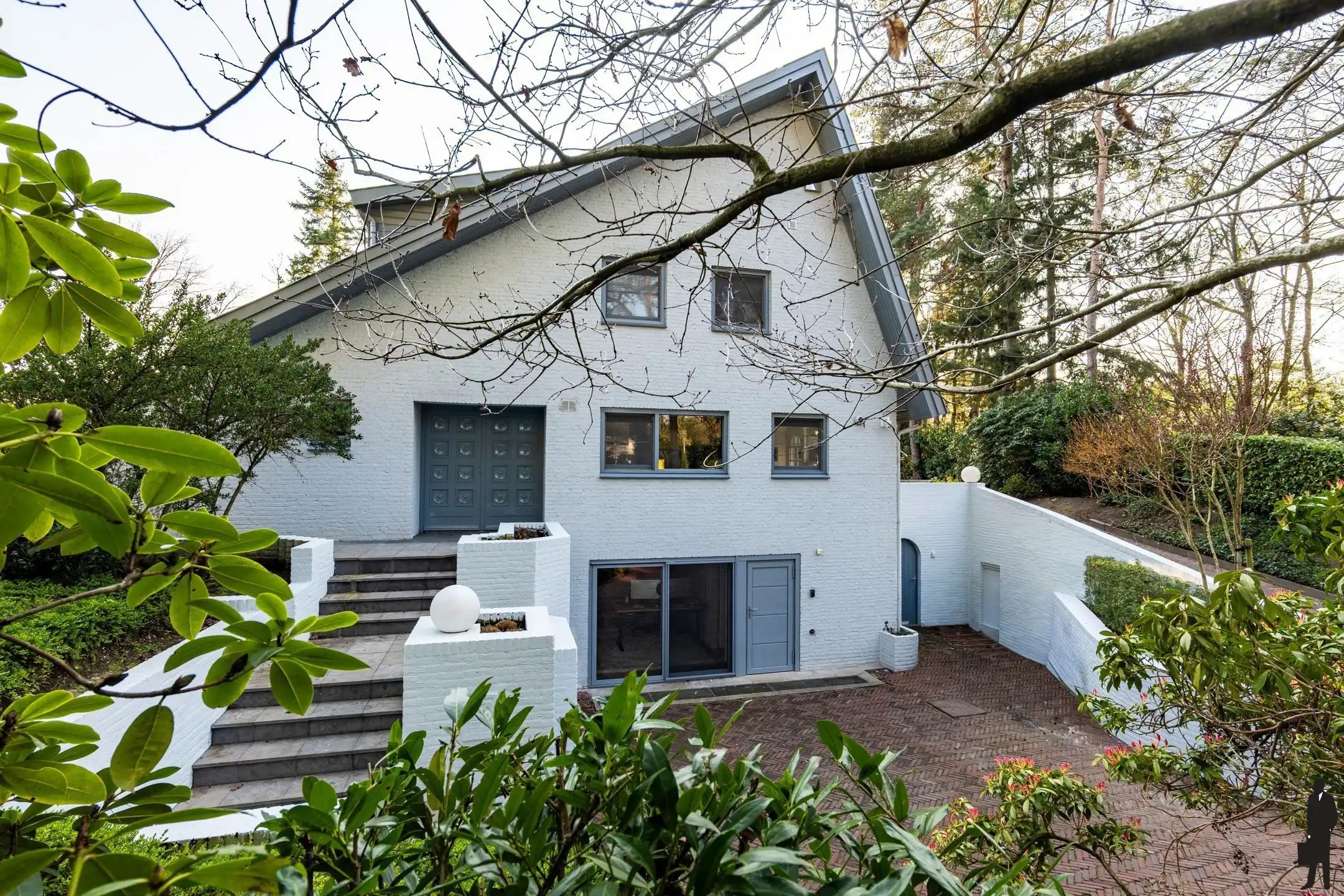 In de Meerse bergen treffen we op een ruim perceel van ca. 2.735m² deze knappe, lichtrijke villa foto 54