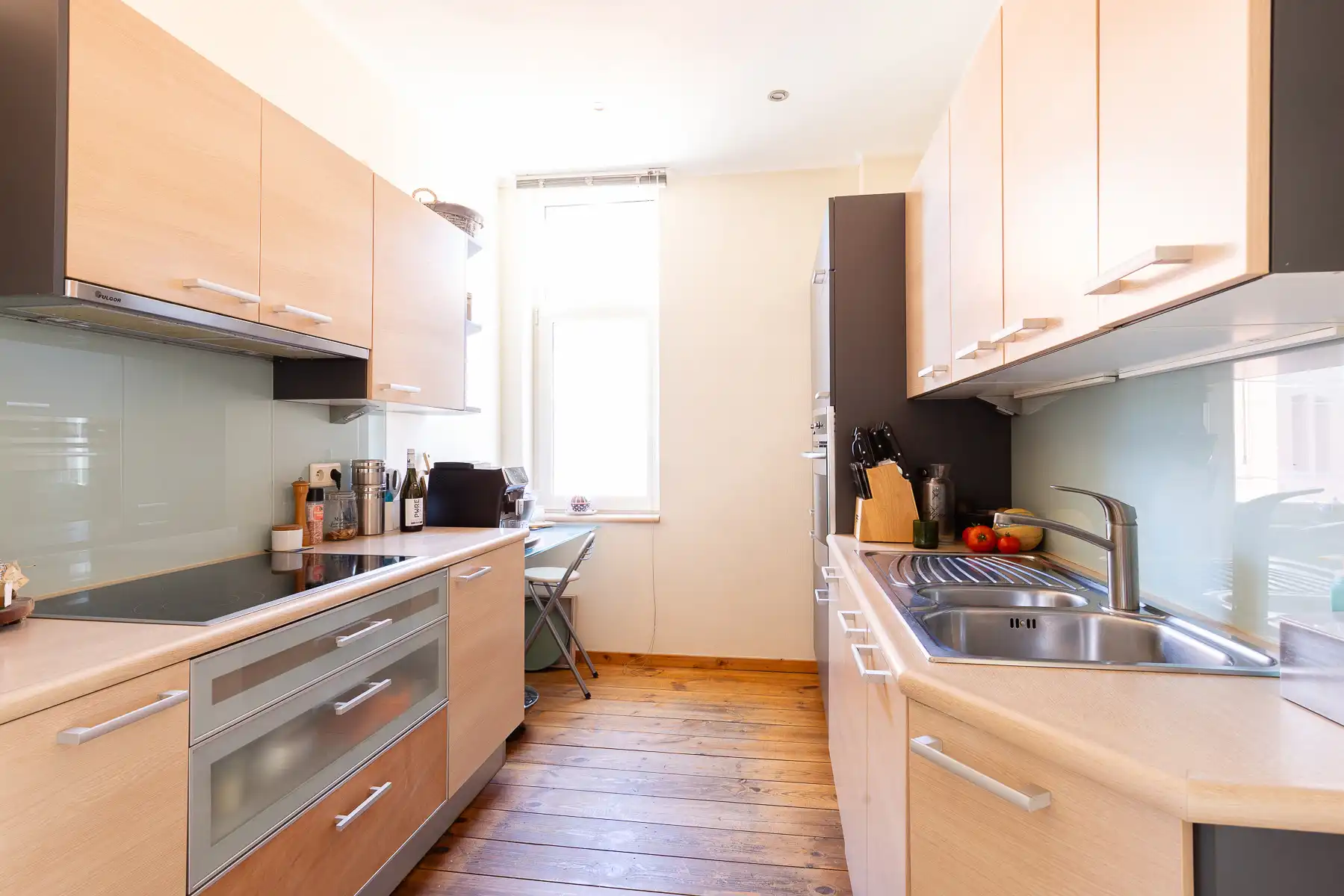Veelzijdige woning met handelsruimte en garage foto 15
