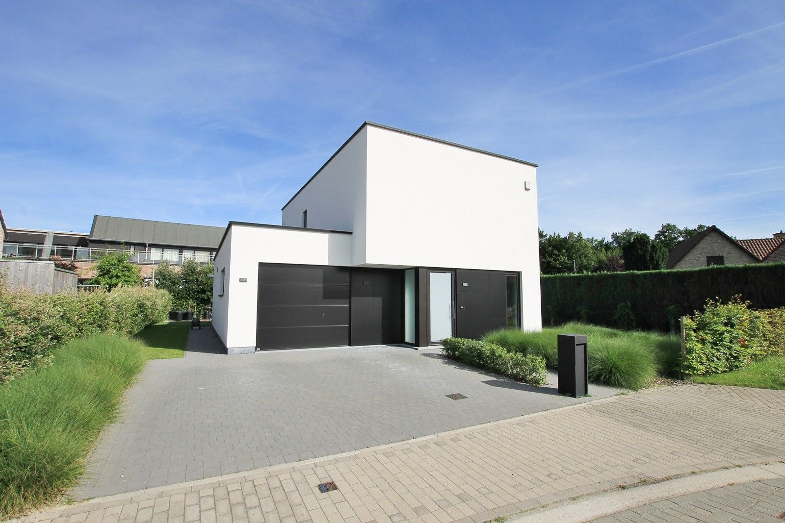 Instapklare recente woning met zuidgerichte tuin op toplocatie foto {{pictureIndex}}