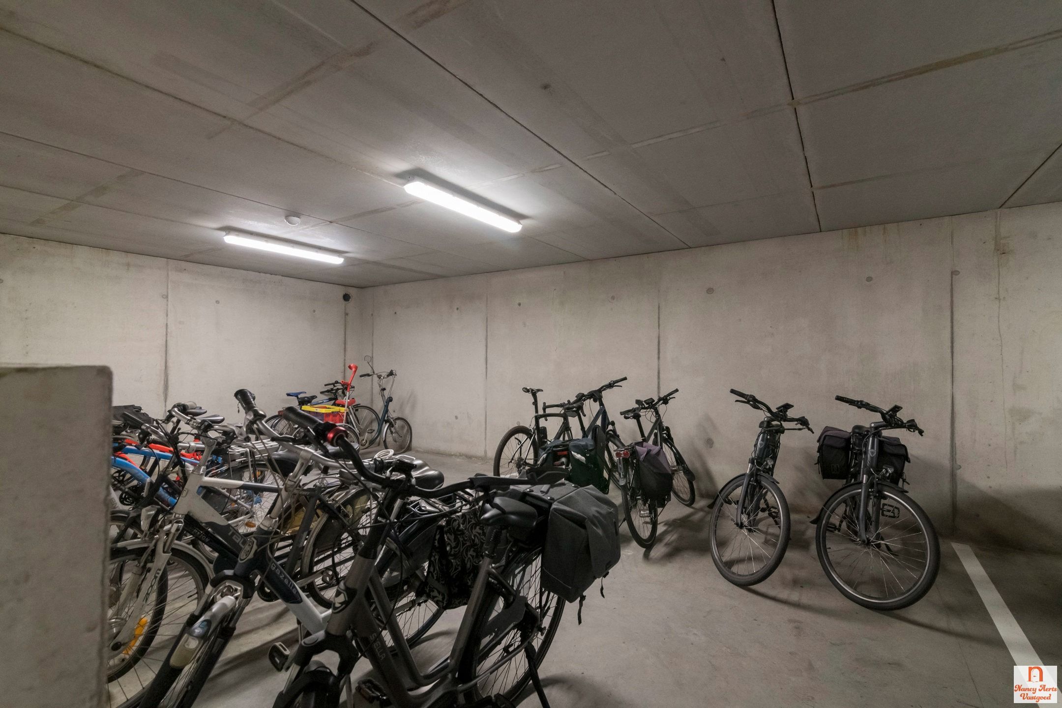 Gelijkvloers appartement met private tuin in Helchteren foto 55