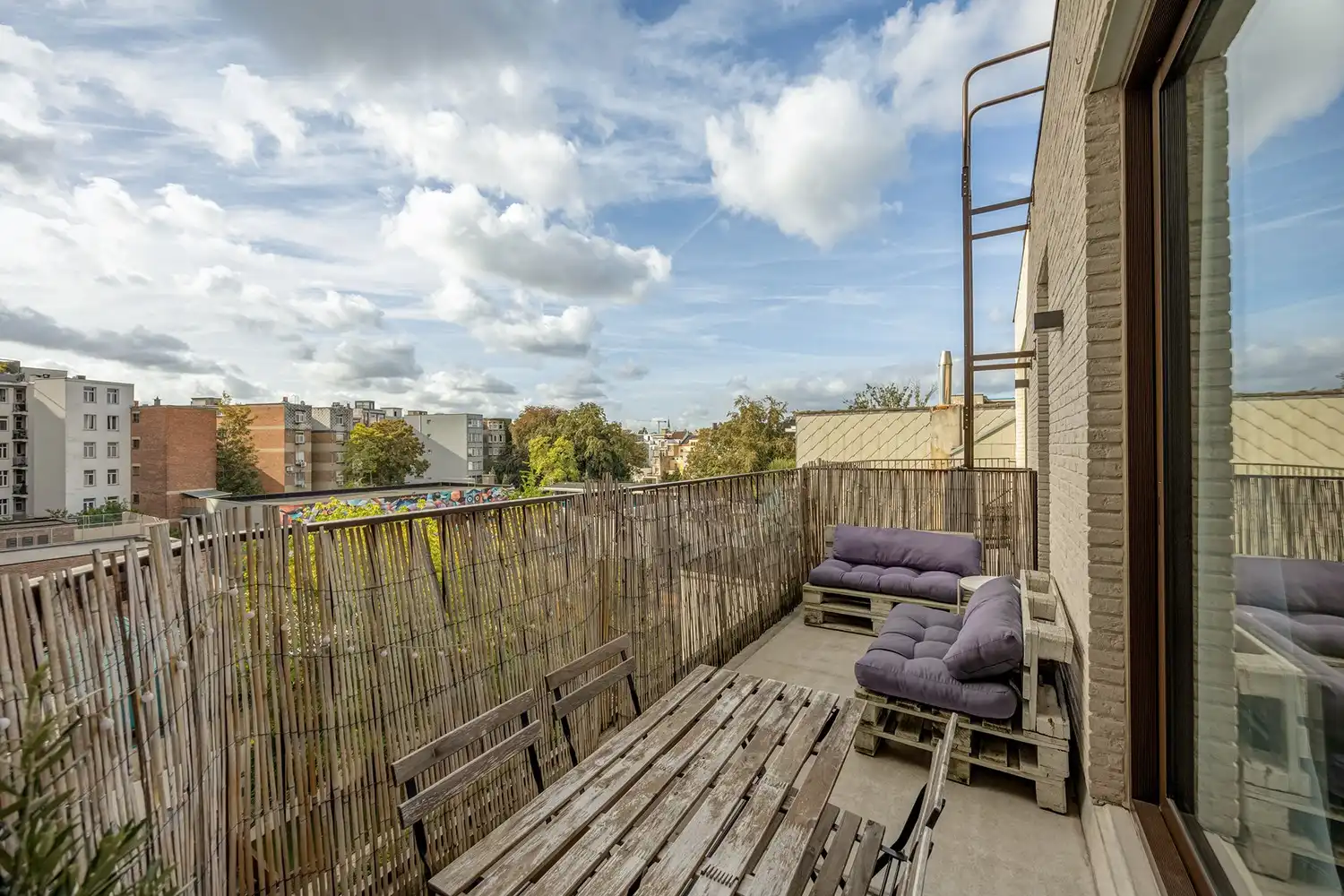 Recent 1 slpk appartement met ruim terras foto 9