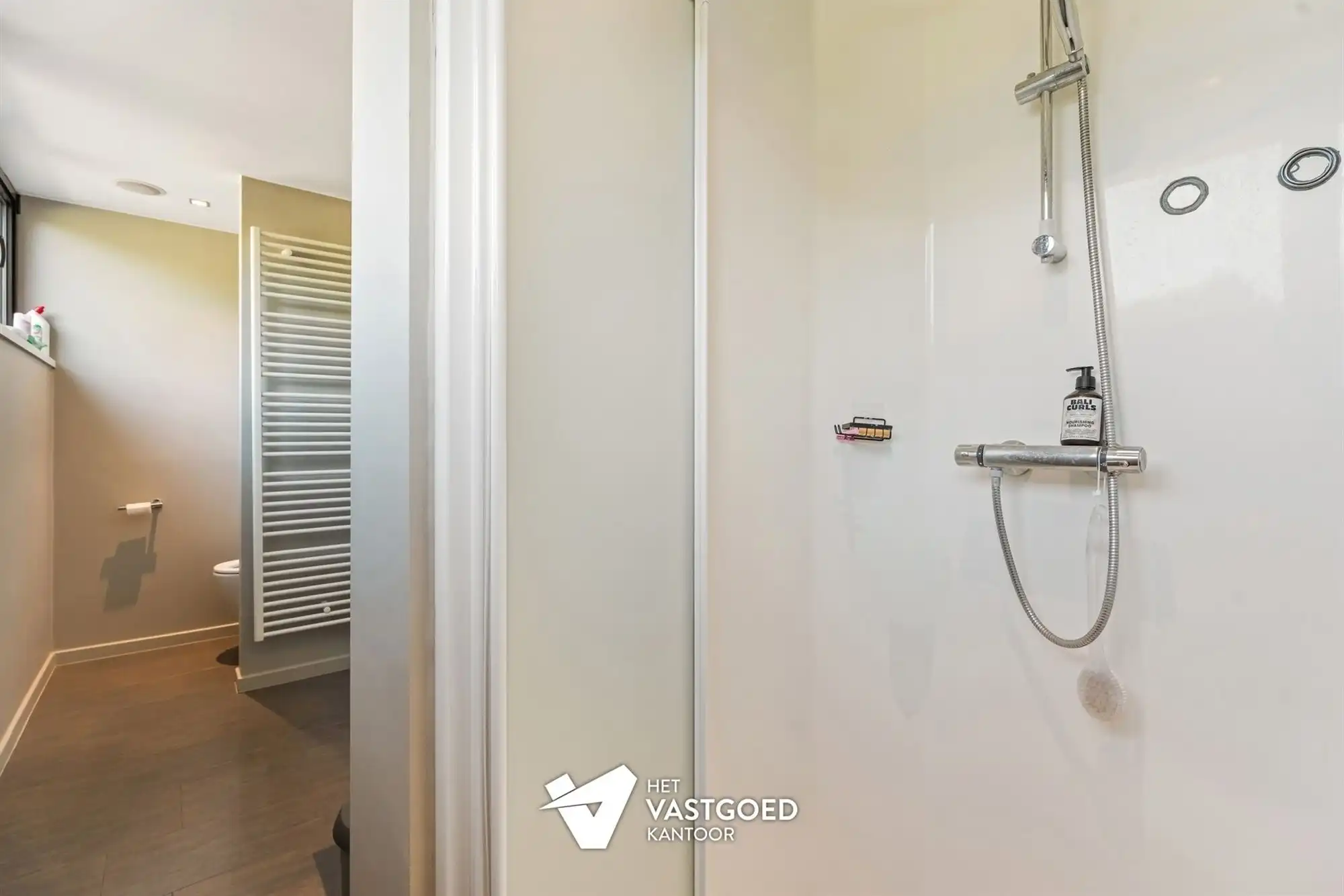 PRACHTIGE AUTHENTIEKE VILLA (585M²) MET BINNENZWEMBAD EN ZWEMVIJVER OP EEN PERCEEL VAN 48A75 TE KERMT foto 28