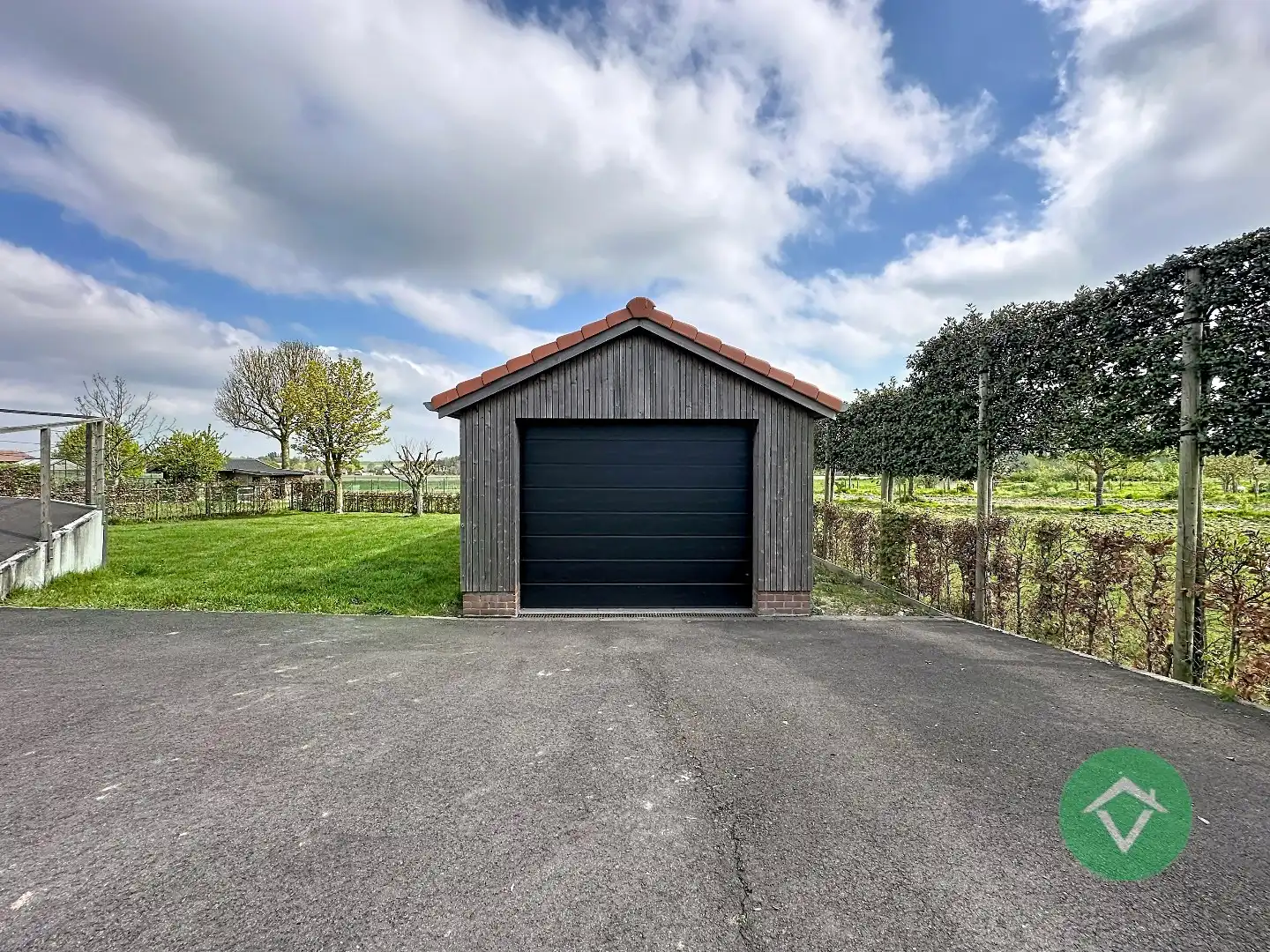 Statige bungalow op 1.811m² met landelijk zicht, drie slaapkamers en twee garages te Ichtegem foto 28