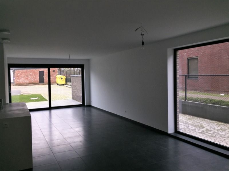 Recent, instapklaar 2-slpk appartement met terras/tuin en 2 parkeerplaatsen foto 8