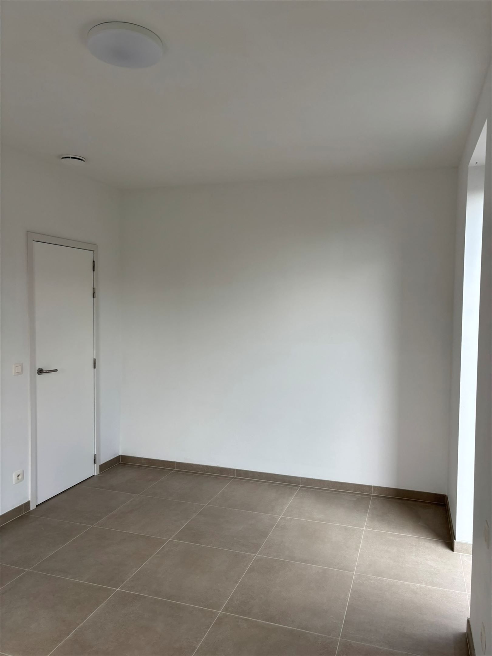 Bungalow met garage foto 13