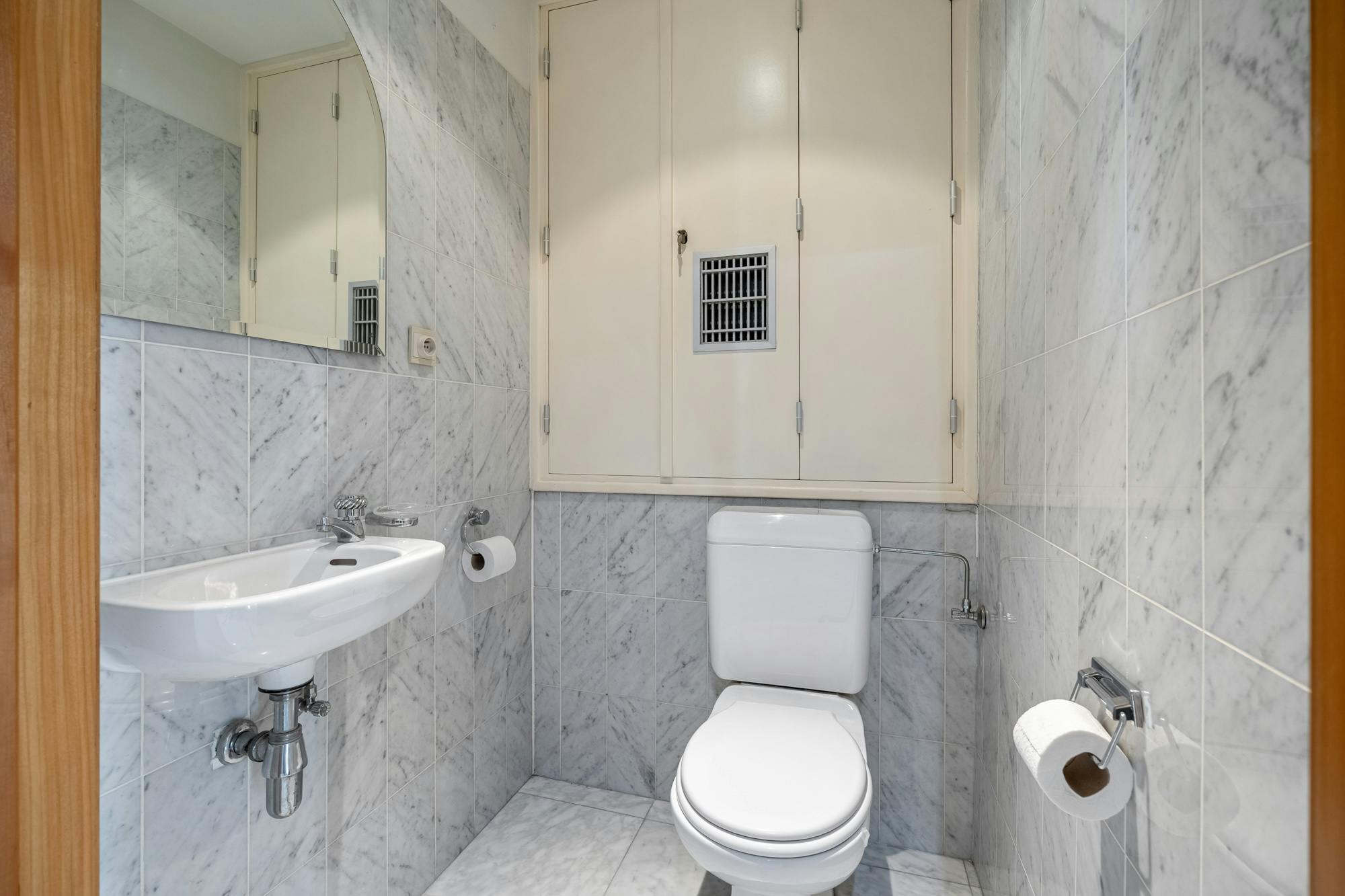 Ruim appartement te koop in hartje Hasselt met terras en parkeerplaats foto 18