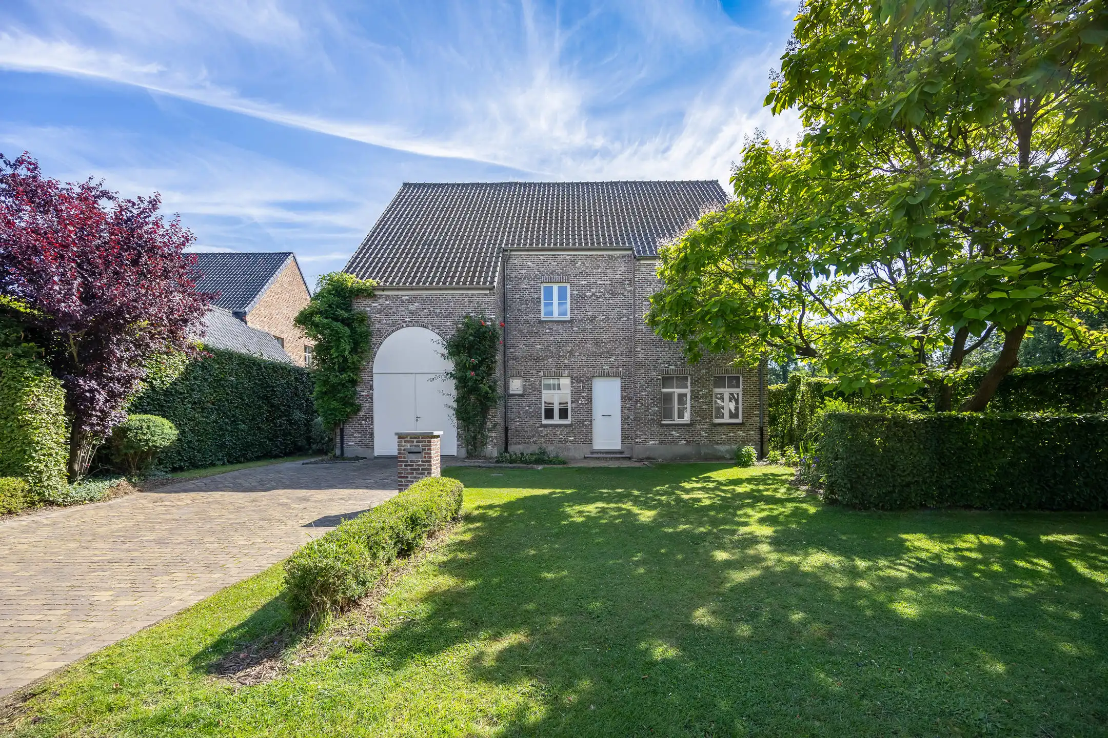 Rustig gelegen villa met prachtige tuin en zwemvijver foto 3
