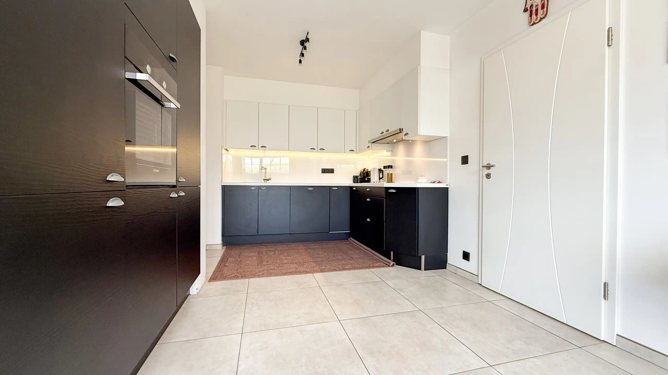 Instapklare gezinswoning met 3 slpk op toplocatie in HH! foto 9