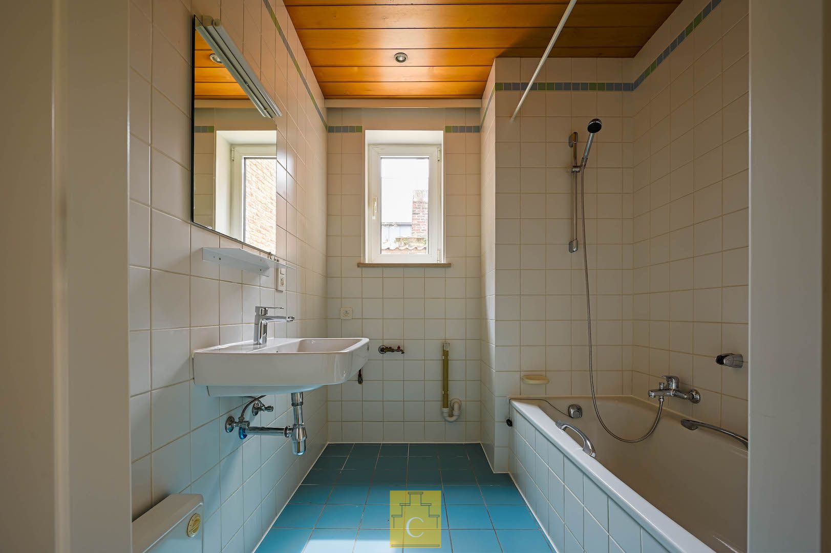 Instapklaar appartement met ruime terrassen en fietsenberging in hartje Brugge foto 24