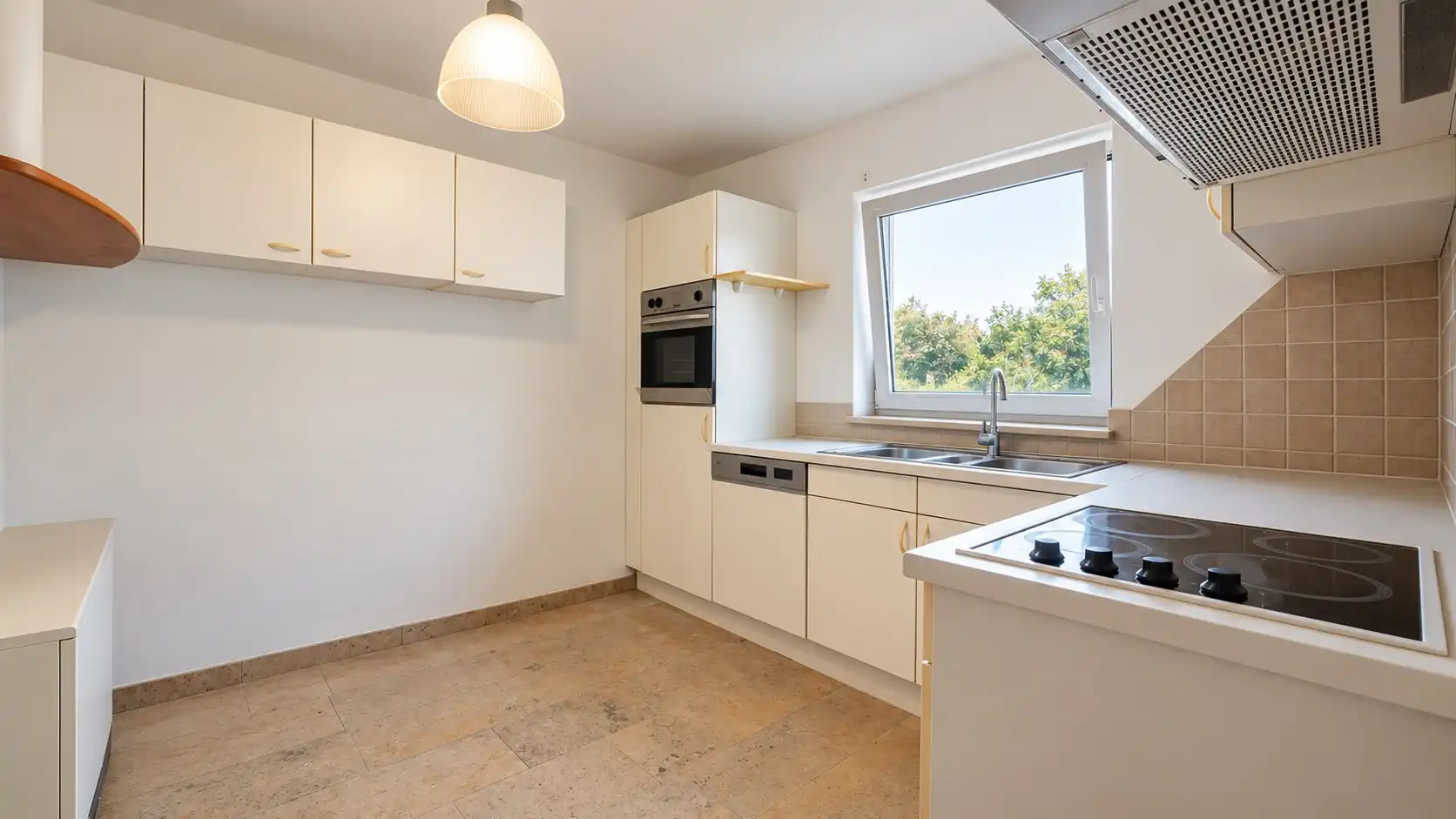 Ruim appartement nabij Donkmeer te Overmere foto 5