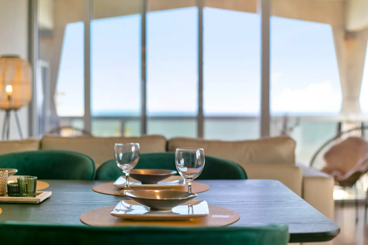 Prachtig ruim 3-slaapkamer hoekappartement met panoramisch zeezicht foto 4