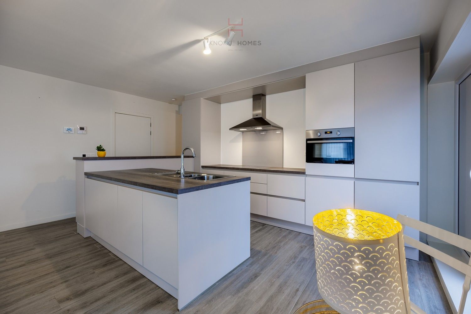 Prachtig volledig gerenoveerd 2-kamer hoekappartement in Heist-aan-Zee foto 6