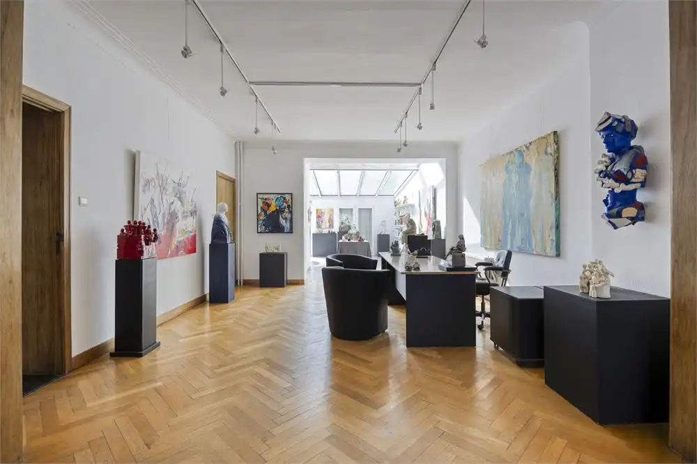 Uniek herenhuis met atelier en ruime bewoonbare oppervlakte in hartje Tongeren foto 7