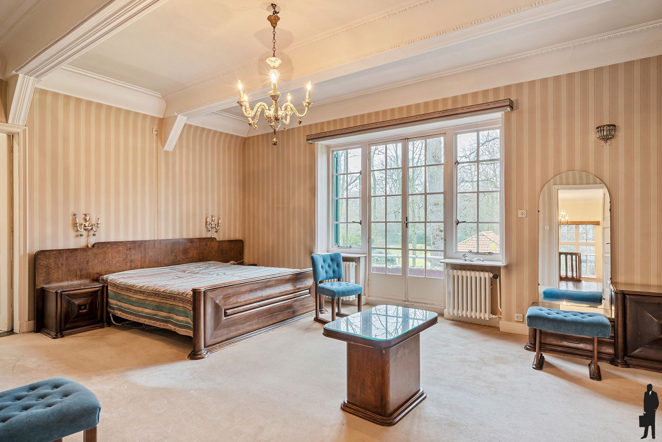 In Vriesdonk, rietgedekte karaktervolle villa met authentieke elementen, prachtige parktuin, hoge plafonds en veel verbouwingspotentieel!  Grondoppervlakte  is ca. 9127m². foto 14
