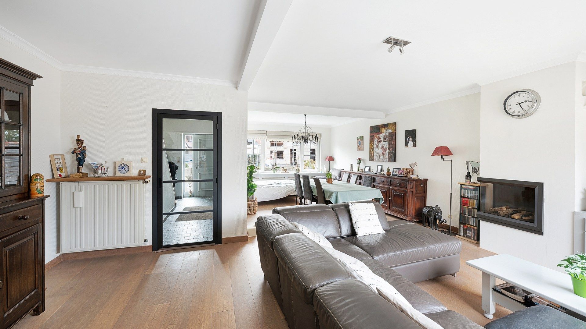 Woning met een leuke binnentuin en garage te Knokke foto 3