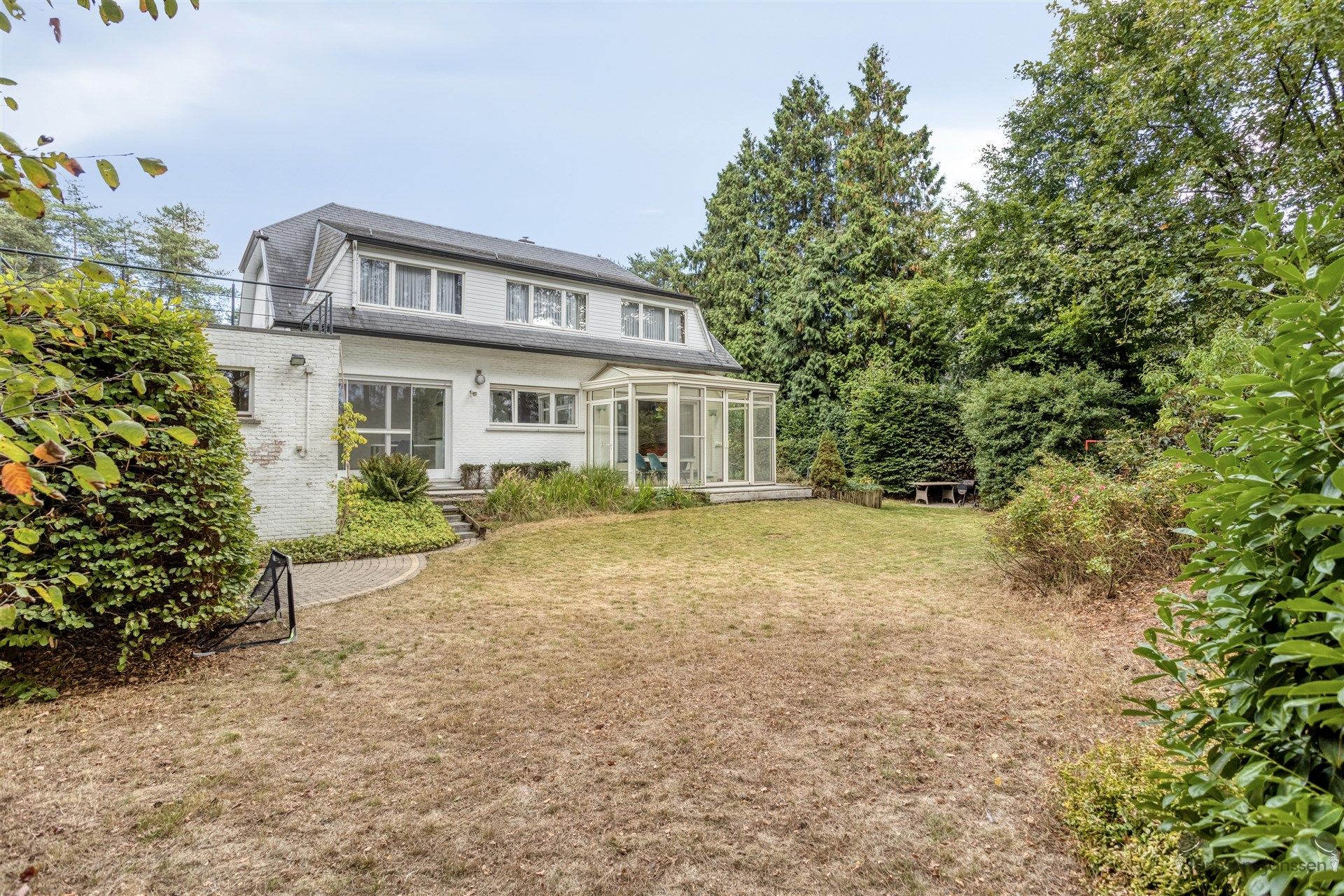 Woning op mooi villaperceel van 1.500 m² foto 28