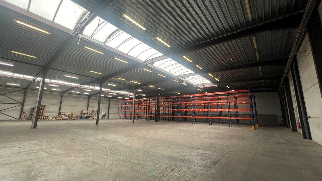 Bedrijfsgebouw met laadkade te koop in Zottegem foto 5