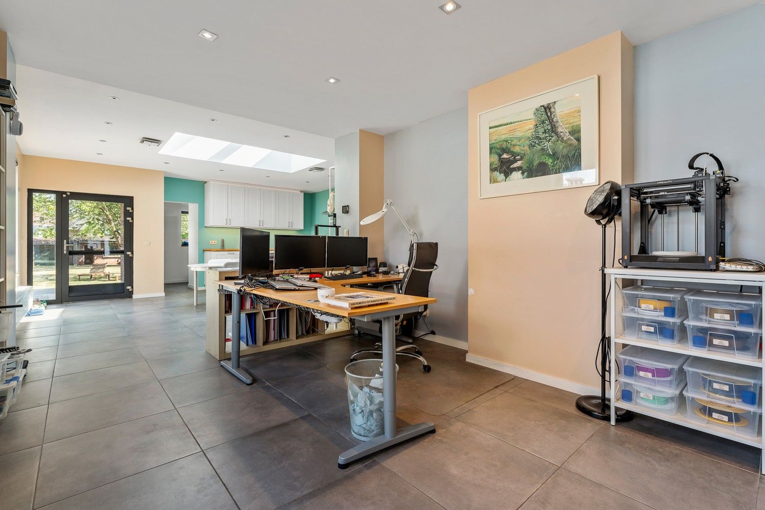 Deels gerenoveerde woning met 5 slpkrs en grote omheinde tuin foto 10