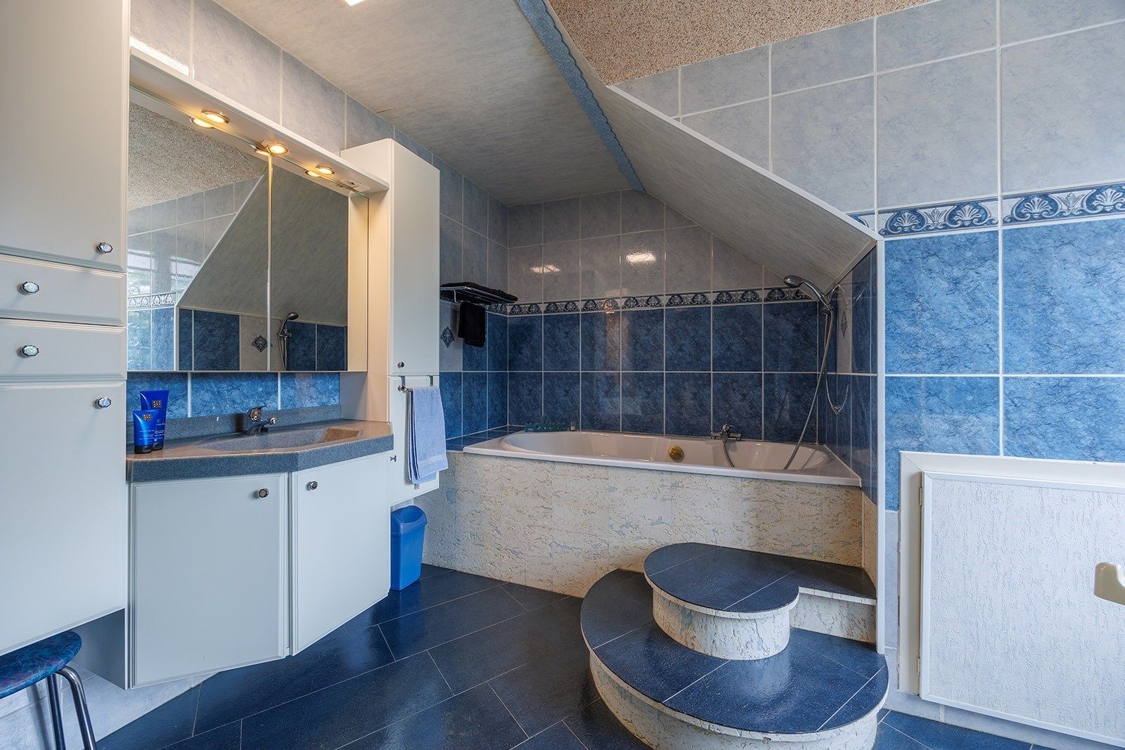 Woning met parktuin, aan het kanaal met opslagplaats van ca. 60m² foto 22