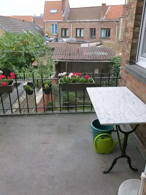 Comfortabele 3-slaapkamerwoning met tuin en dubbele garage te koop in Brugge foto 12