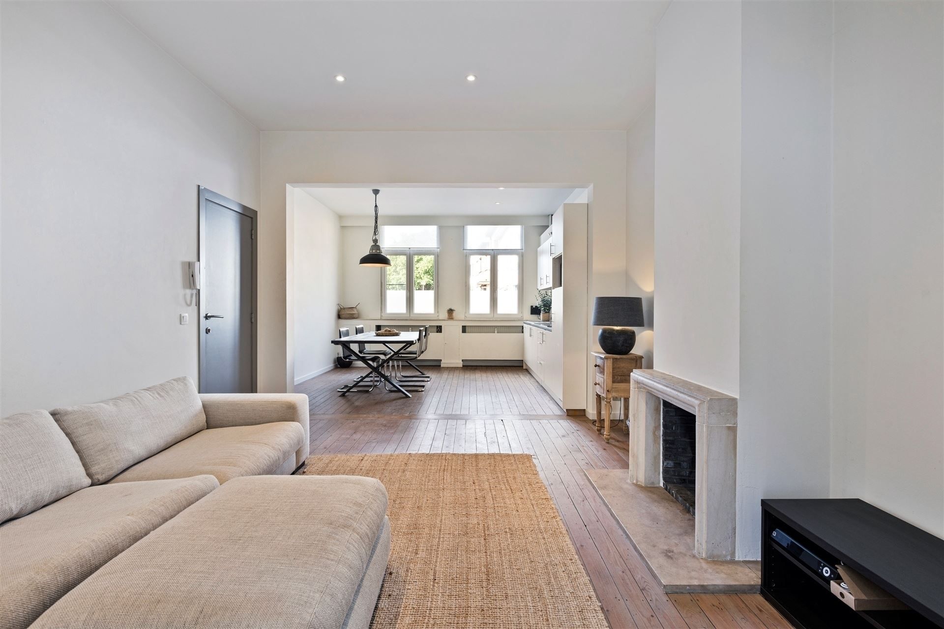 Karaktervolle woning met twee aparte woonunits foto 4
