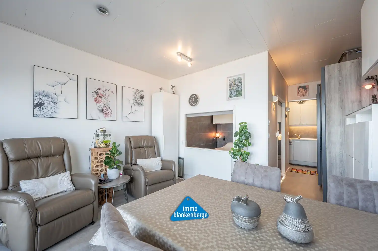 Mooie gemeubelde studio met slaaphoek in Residentie Strand op de Zeedijk foto 5