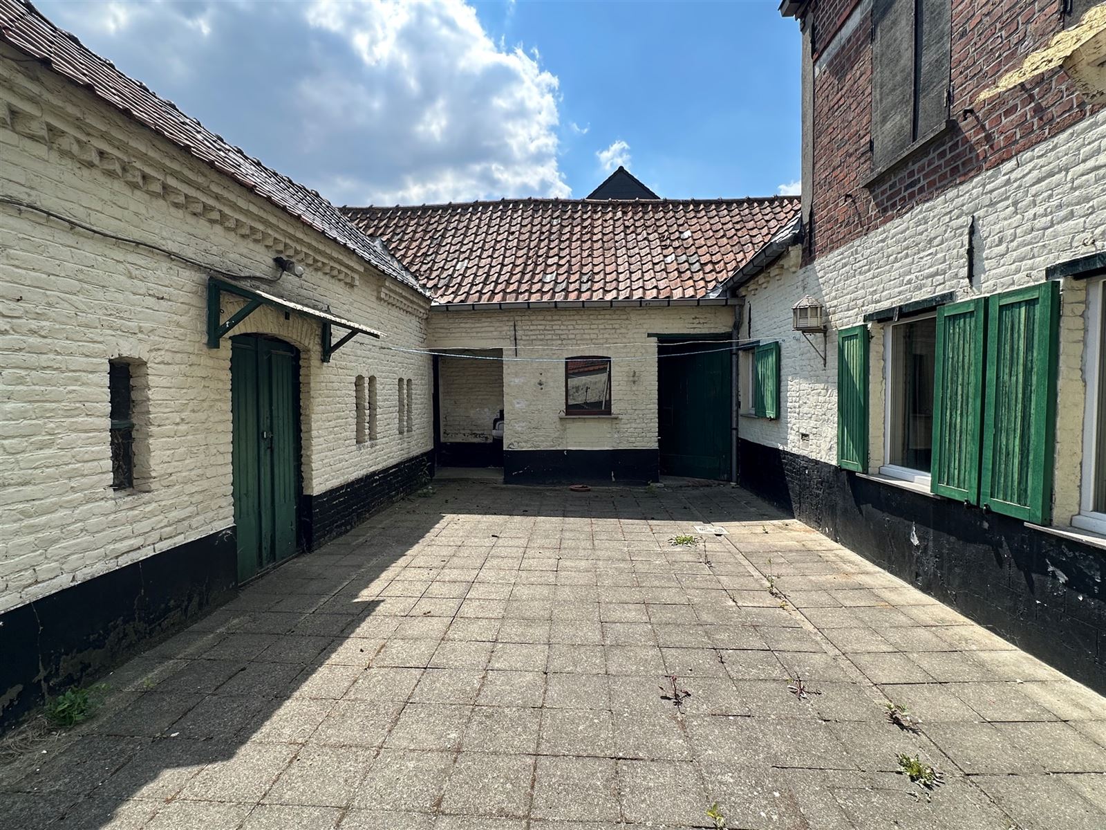Charmante te renoveren woning te Erwetegem! foto {{pictureIndex}}