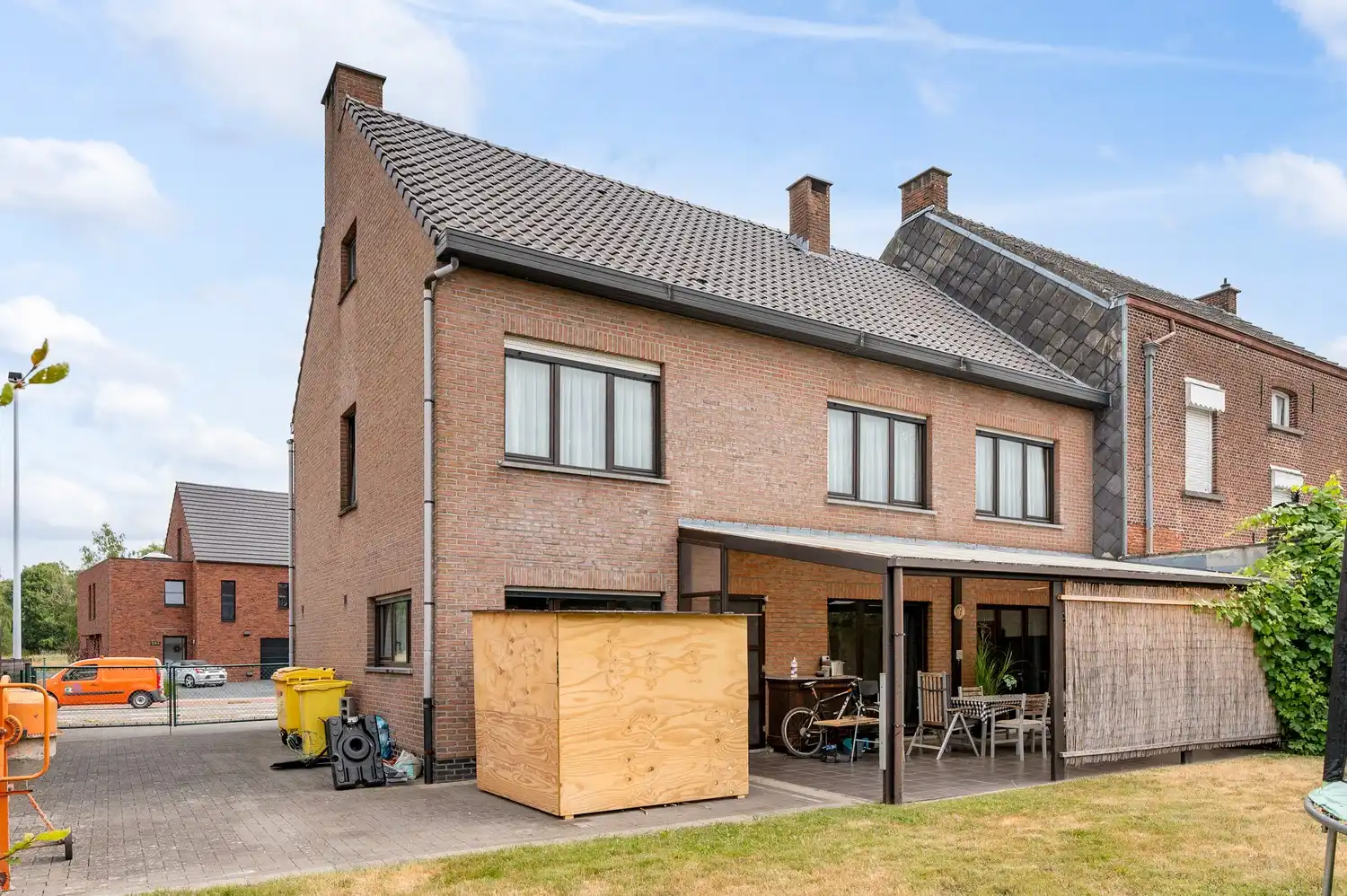 TE KOOP | Ruime halfopen bebouwing met tuin in Booischot. foto 3