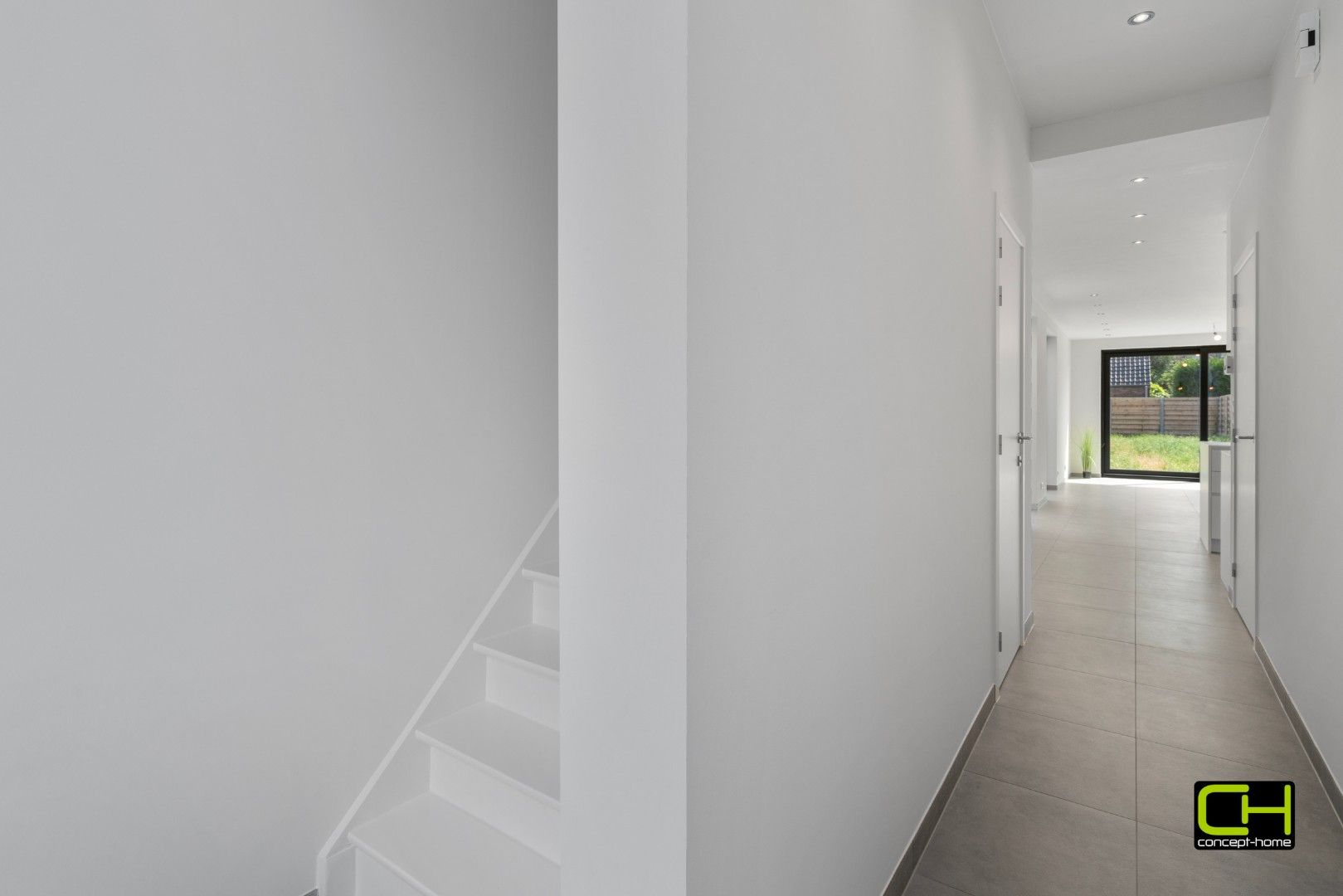 Gerenoveerde woning met drie slaapkamers te koop in Lievegem foto 8