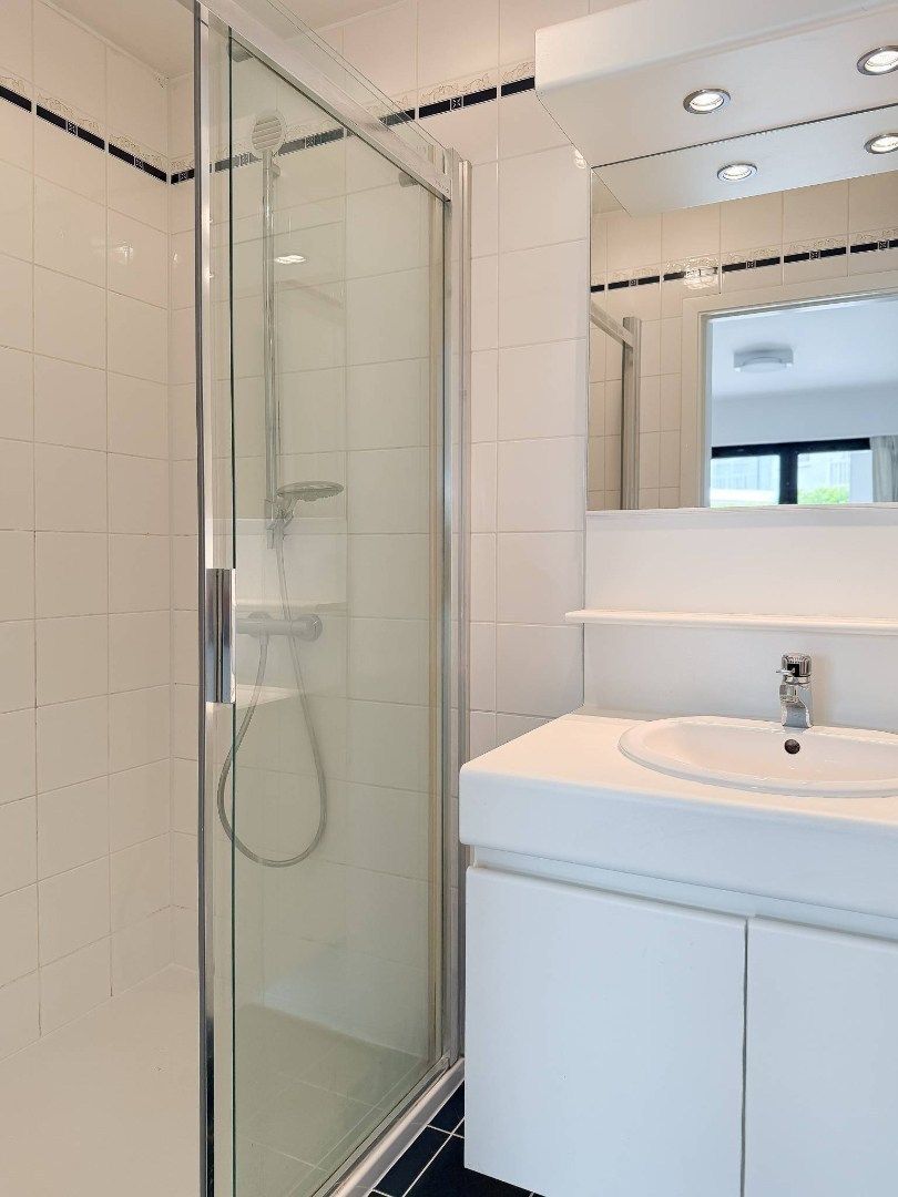 Ongemeubeld hoekappartement in hartje Zoute nabij het Albertplein foto 12